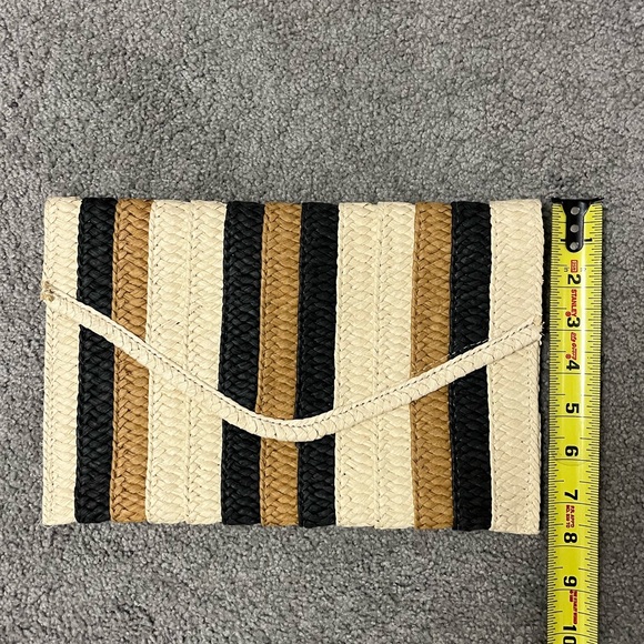 Shiraleah Straw Woven Envelope Clutch Bag - black, beige, tan - Picture 3 of 7